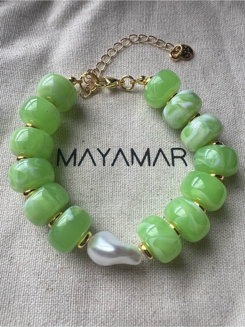 Green Resin and Imitation Pearl Bead Bracelet with Gold Accents NWOT